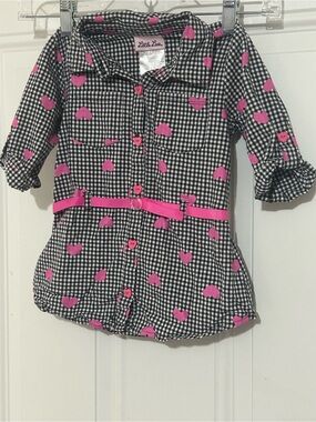 Little Lass Black & Pink Gingham Button-Down Shirt with Heart Print and Belt